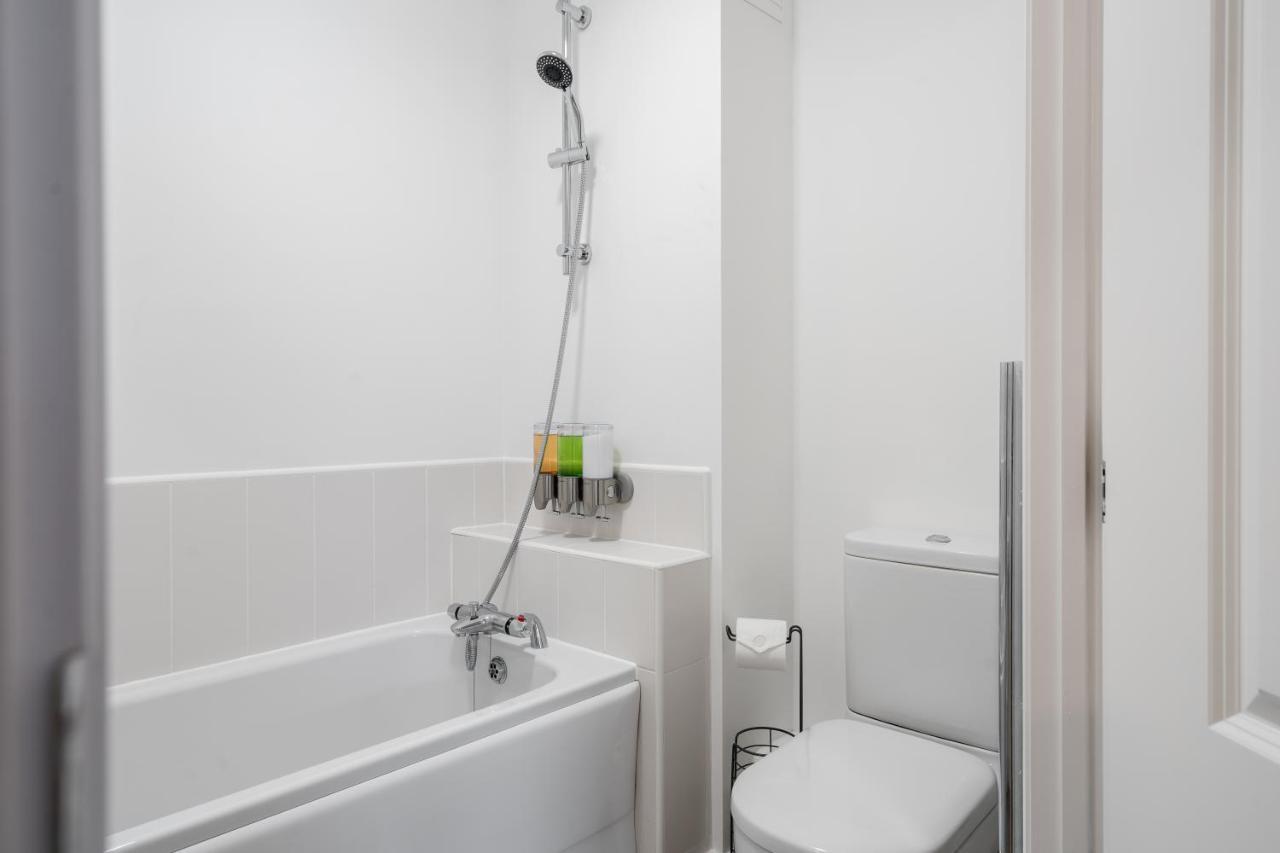 Lovely Modern 2 Bed City Centre Apartment With Free Parking - Double Or Twin Beds Available ولفرهامبتون المظهر الخارجي الصورة