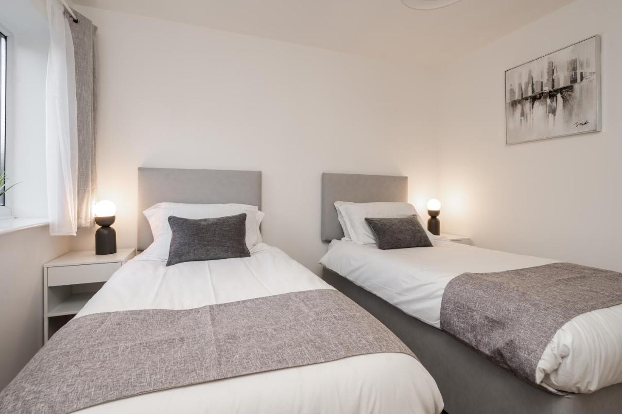 Lovely Modern 2 Bed City Centre Apartment With Free Parking - Double Or Twin Beds Available ولفرهامبتون المظهر الخارجي الصورة